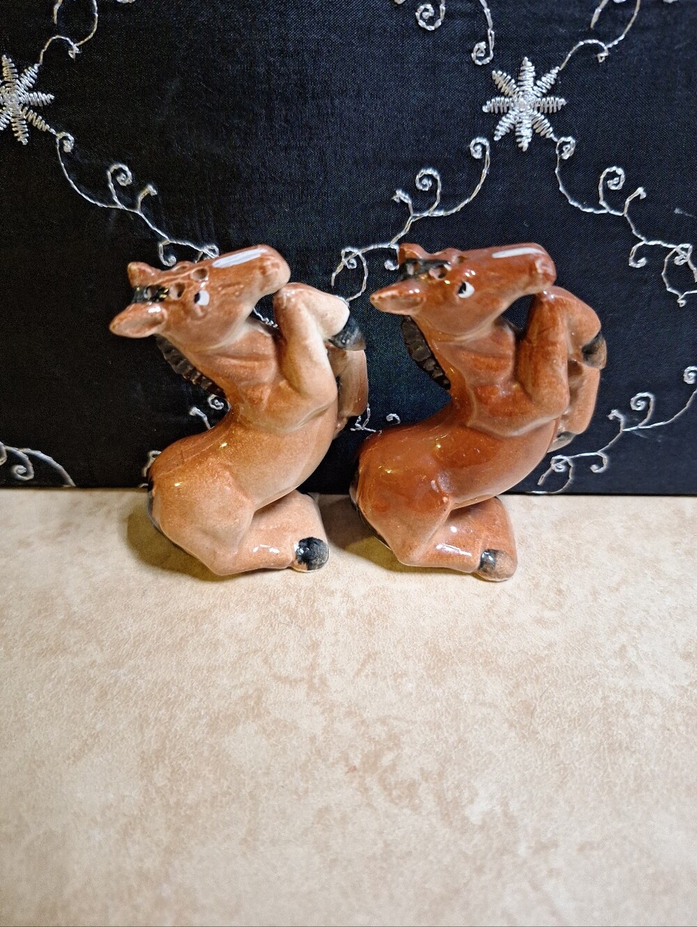 Vintage Horses Ponies Brown Bay Playing Fighting Rearing Salt and Pepper Shakers